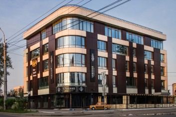 Business Center on Krasnyh Madyar Street